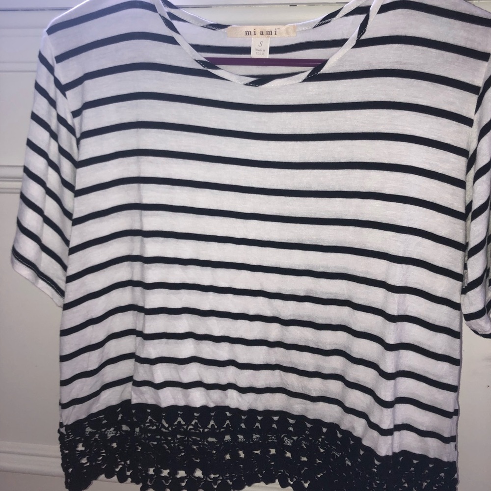 cropped stripped t shirt